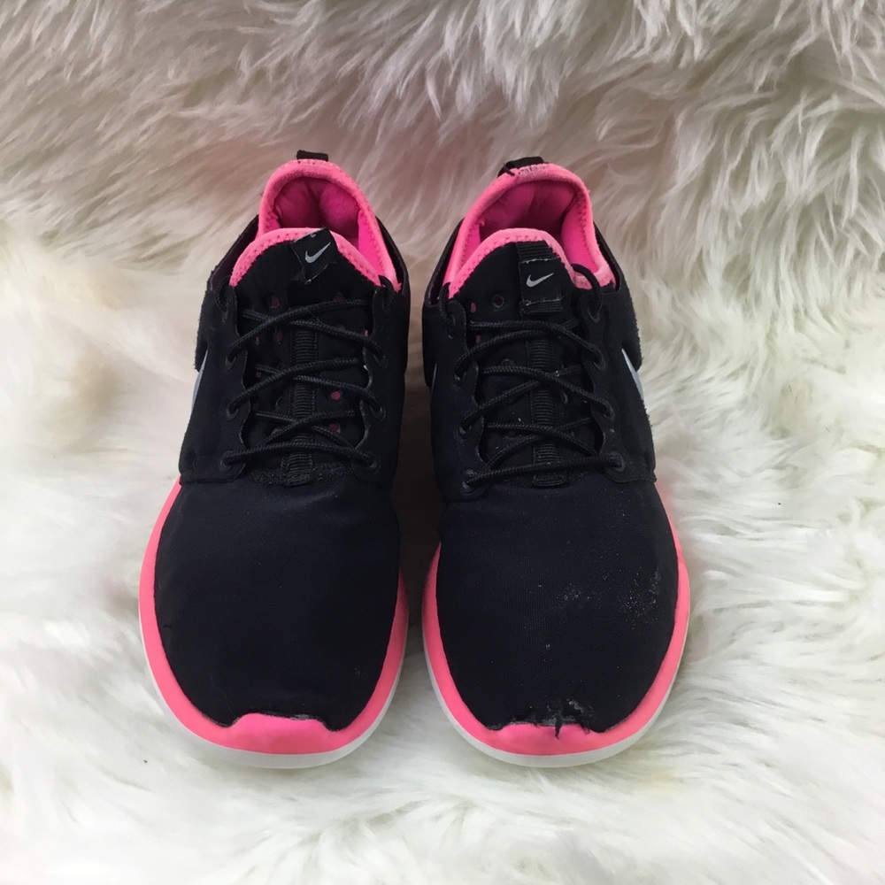 Pink black Nike running shoes - Picture 3 of 7